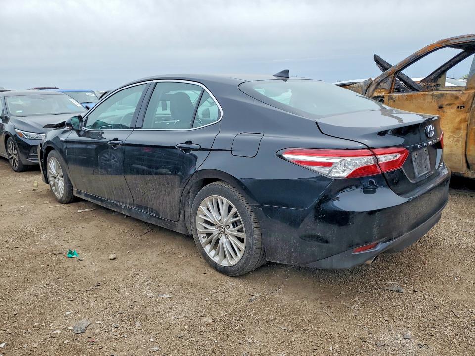 52369436 :رقم المزاد ، 4T1B21HK8JU001546 vin ، 2018 Toyota Camry Hybrid مزاد بيع