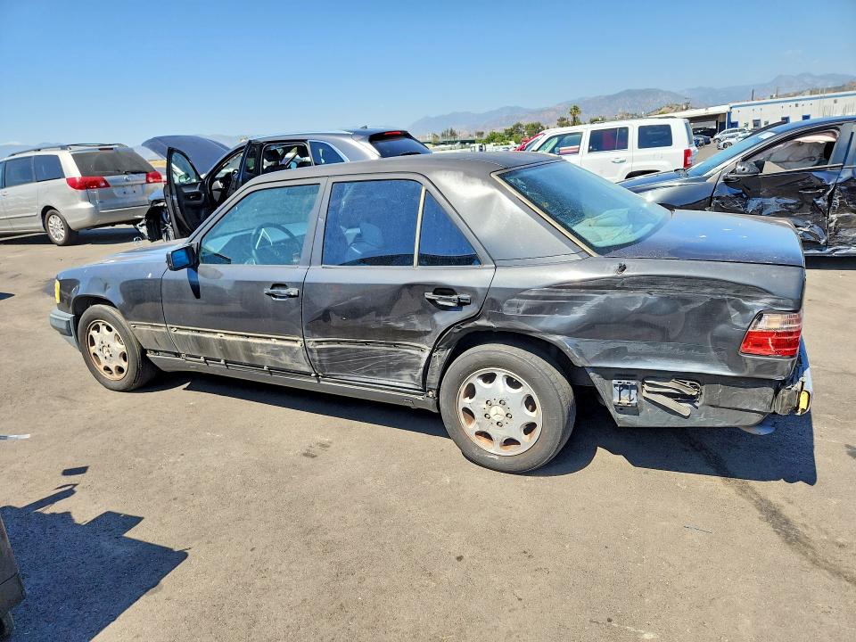 1995 Mercedes-benz E მანქანა იყიდება აუქციონზე, vin: WDBEA32E3SC161357, აუქციონის ნომერი: 51912846
