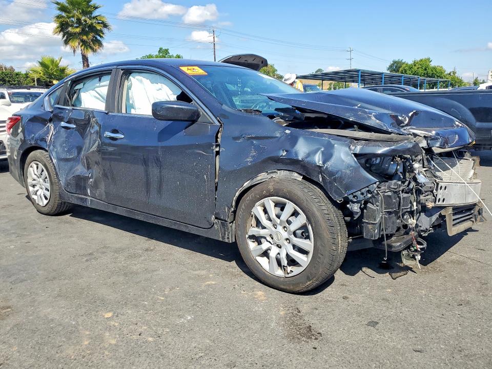 52501136 :رقم المزاد ، 1N4AL3AP6HC497161 vin ، 2017 Nissan Altima مزاد بيع