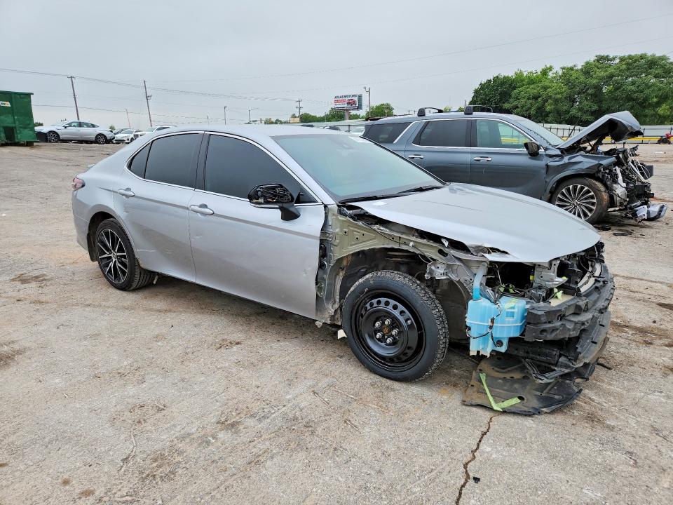 Продаж на аукціоні авто 2022 Toyota Camry, vin: 4T1G11AKXNU621260, номер лоту: 54152096