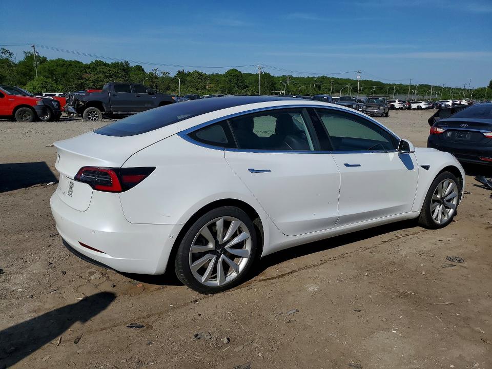 53473866 :رقم المزاد ، 5YJ3E1EA5JF015733 vin ، 2018 Tesla Model 3 مزاد بيع