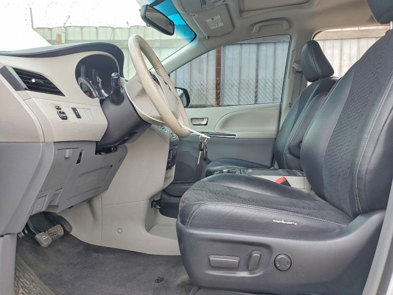 53318716 :رقم المزاد ، 5TDXK3DC8ES460543 vin ، 2014 Toyota Sienna مزاد بيع