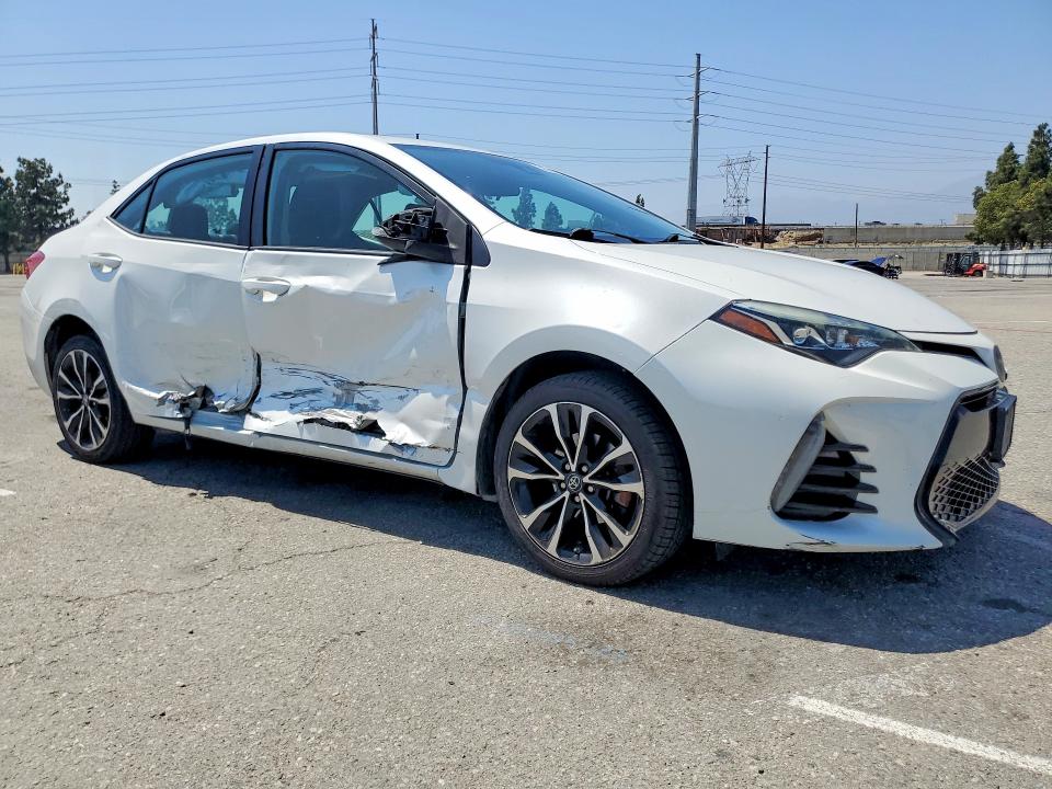 52874746 :رقم المزاد ، 5YFBURHEXJP767122 vin ، 2018 Toyota Corolla مزاد بيع