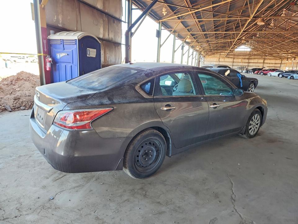 2015 Nissan Altima მანქანა იყიდება აუქციონზე, vin: 1N4AL3AP2FN861626, აუქციონის ნომერი: 52905736