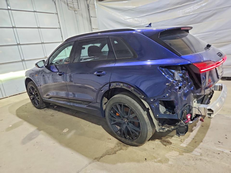 Продажа на аукционе авто 2022 Audi E-tron, vin: WA1VABGE0NB015345, номер лота: 52214776