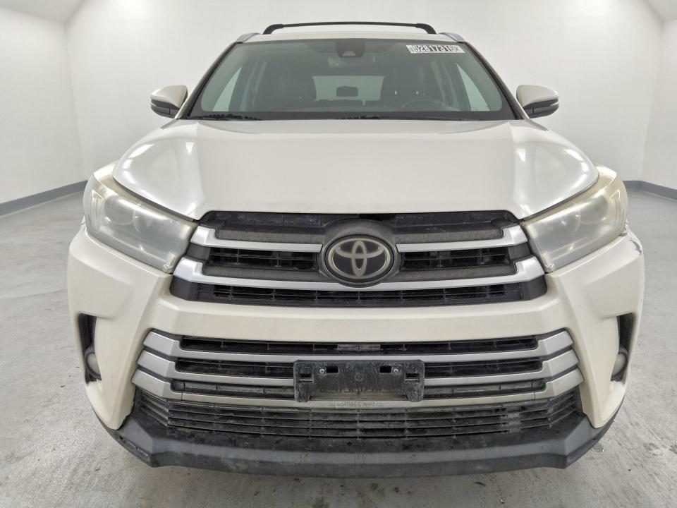 2018 Toyota Highlander მანქანა იყიდება აუქციონზე, vin: 5TDDZRFH3JS841219, აუქციონის ნომერი: 52817316