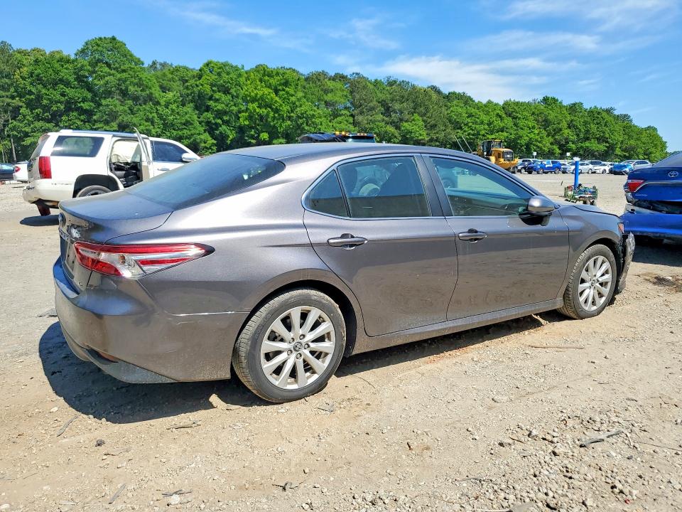 Продажа на аукционе авто 2018 Toyota Camry, vin: 4T1B11HKXJU641888, номер лота: 52294336