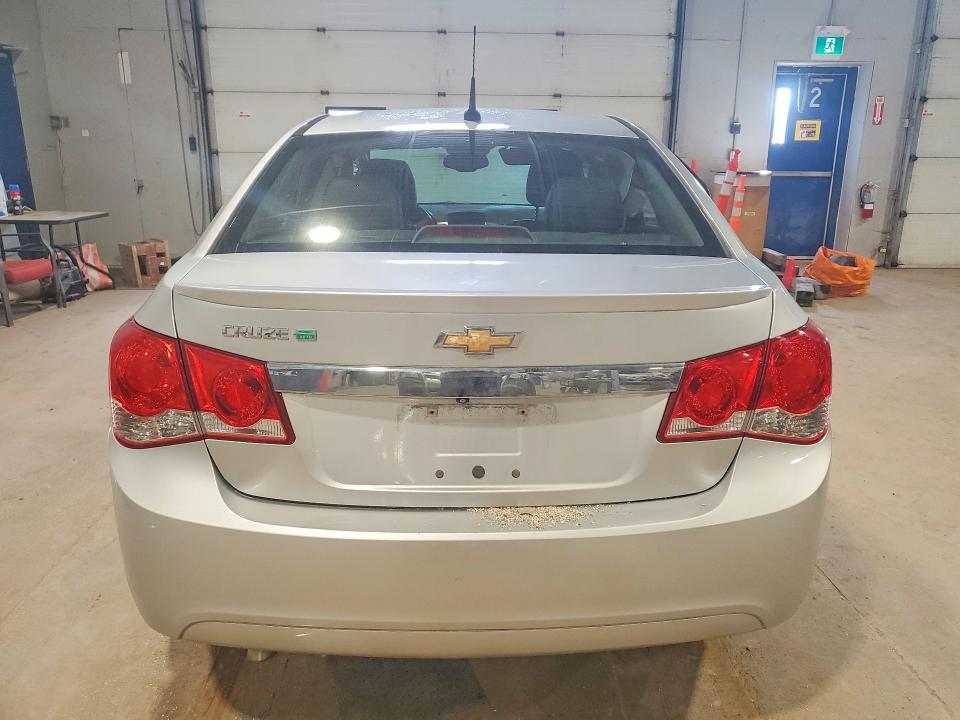 52223786 :رقم المزاد ، 1G1P75SZ7E7334021 vin ، 2014 Chevrolet Cruze مزاد بيع