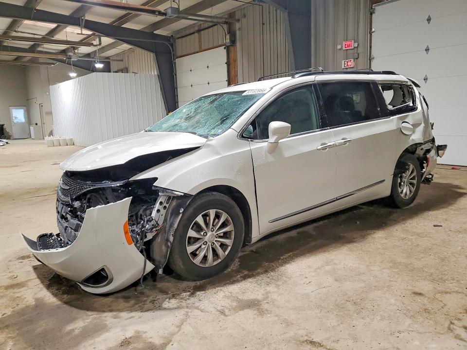 Продаж на аукціоні авто 2017 Chrysler Pacifica, vin: 2C4RC1BG2HR688244, номер лоту: 53163966