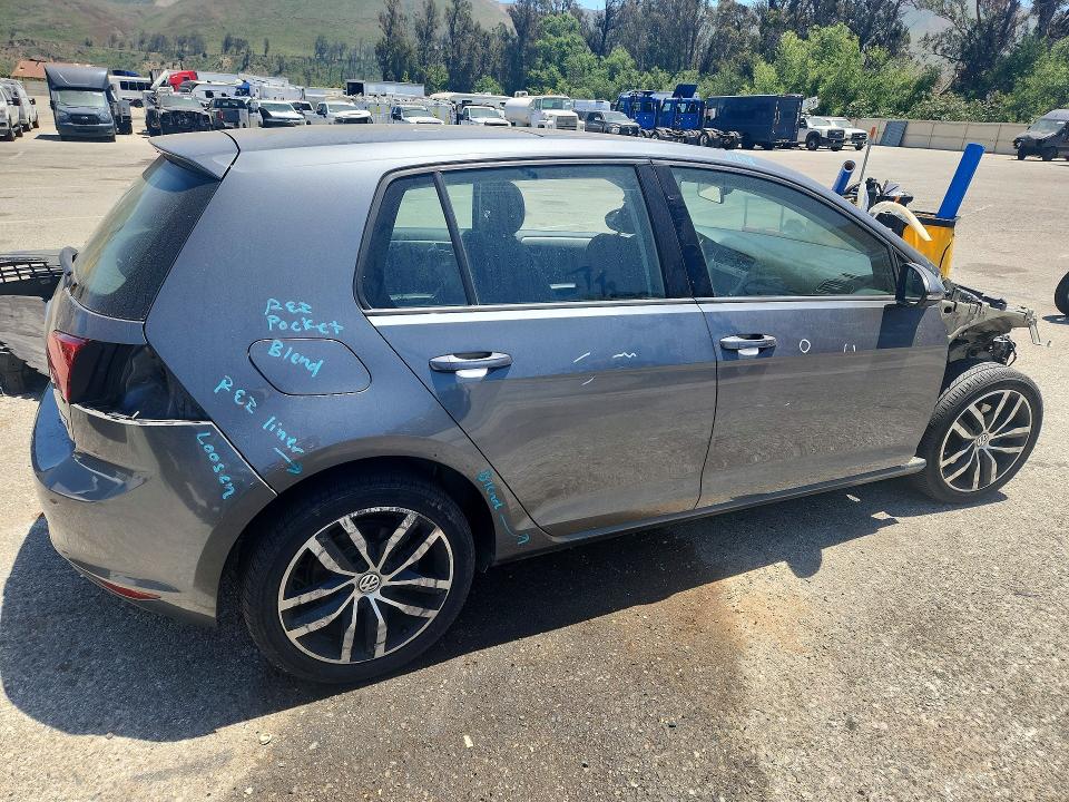 49501226 :رقم المزاد ، 3VW217AU5HM059308 vin ، 2017 Volkswagen Golf مزاد بيع