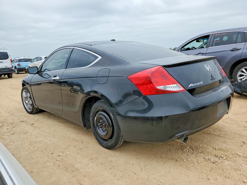 52493026 :رقم المزاد ، 1HGCS2B81BA002649 vin ، 2011 Honda Accord مزاد بيع