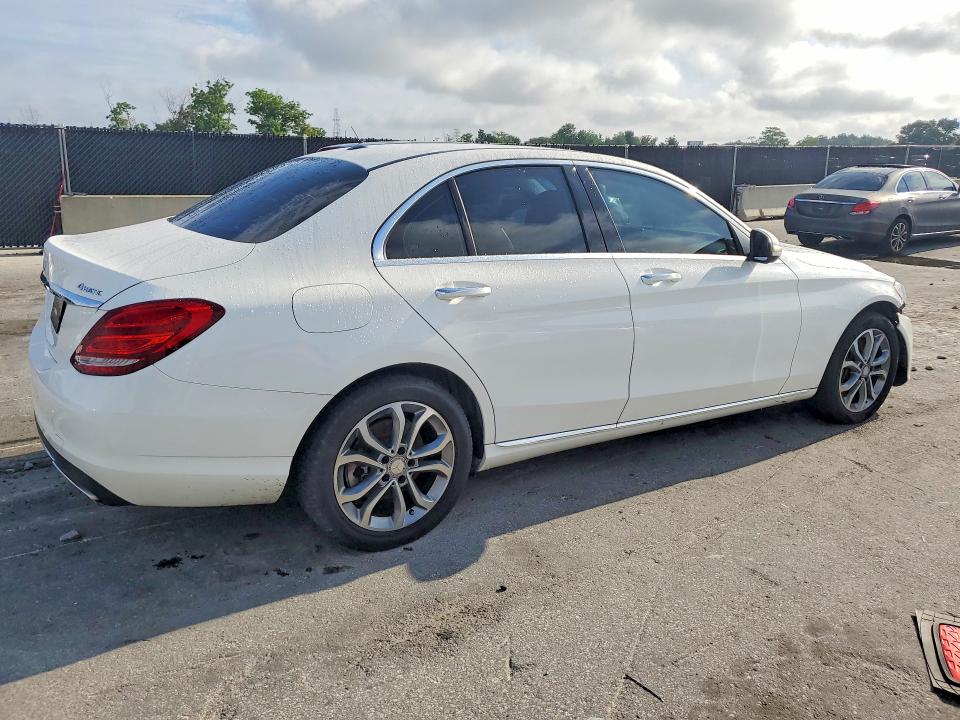 Продаж на аукціоні авто 2015 Mercedes-benz C, vin: 55SWF4KB1FU013881, номер лоту: 52894346