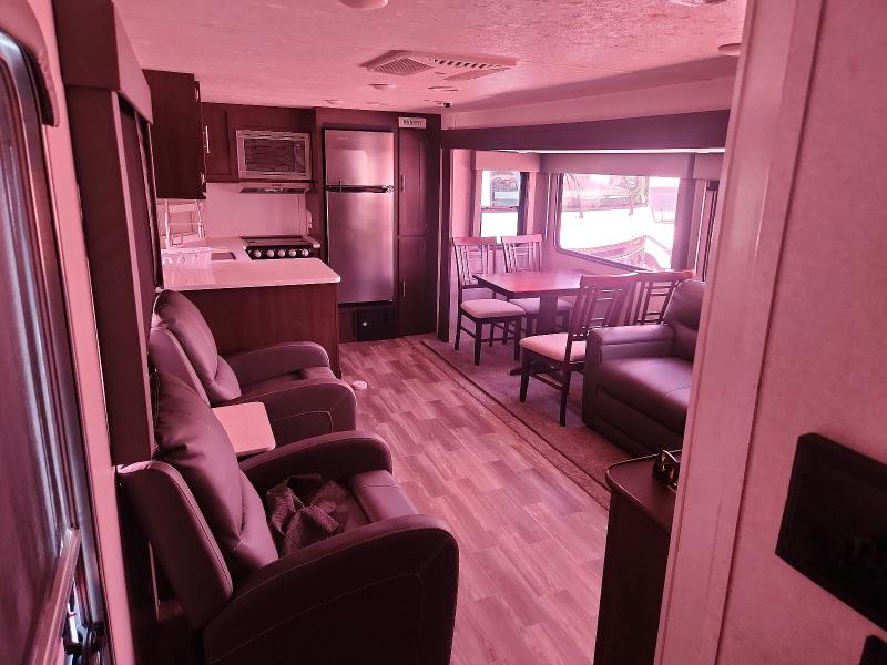 53732356 :رقم المزاد ، 4X4TWDC26LA268169 vin ، 2020 Foresriver Wildwood X Lite Trav مزاد بيع