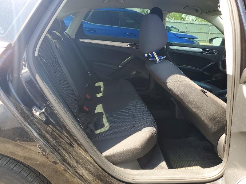 53930756 :رقم المزاد ، 1VWAT7A35HC042622 vin ، 2017 Volkswagen Passat مزاد بيع