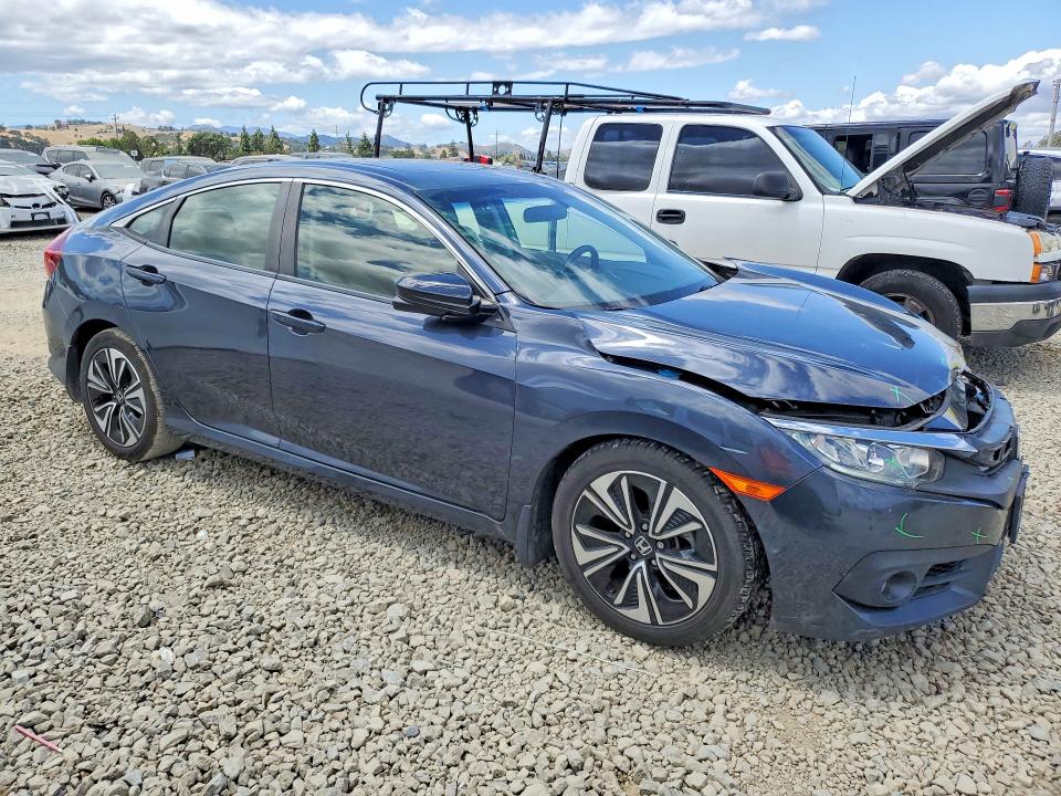 54676966 :رقم المزاد ، JHMFC1F39JX032476 vin ، 2018 Honda Civic مزاد بيع