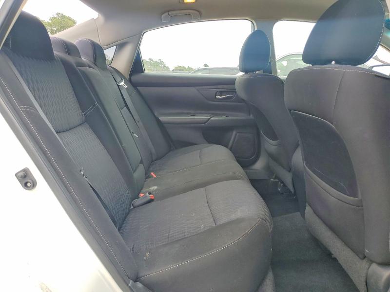 53324356 :رقم المزاد ، 1N4AL3AP1JC273012 vin ، 2018 Nissan Altima مزاد بيع