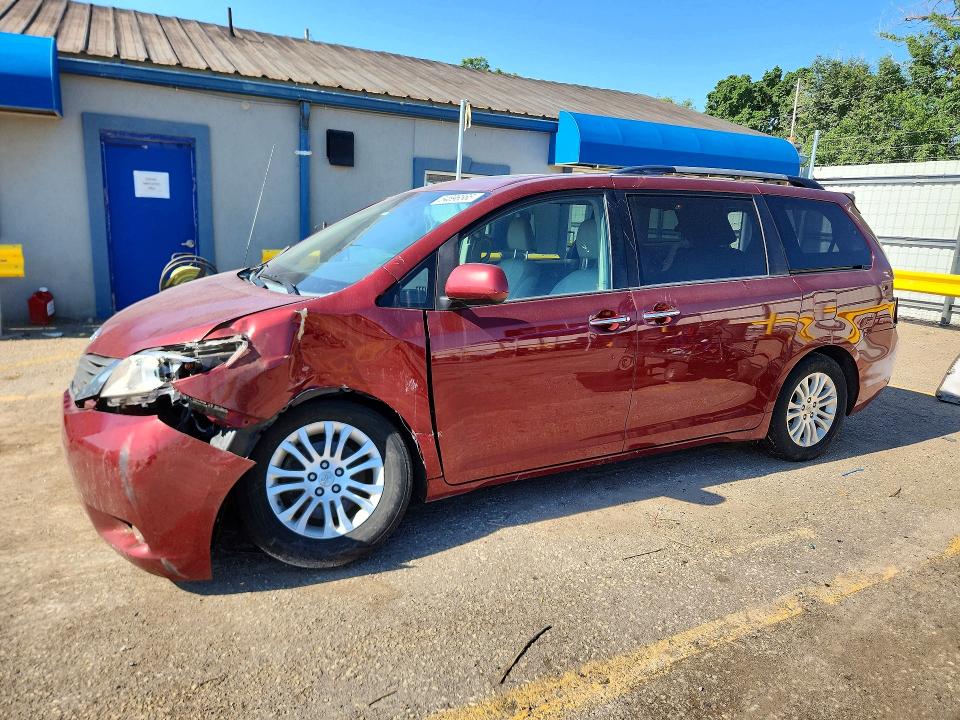 2014 Toyota Sienna მანქანა იყიდება აუქციონზე, vin: 5TDYK3DCXES447569, აუქციონის ნომერი: 54696566
