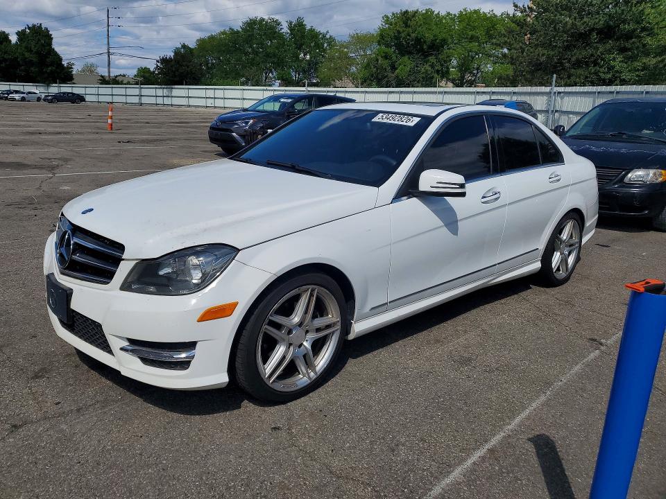 2014 Mercedes-benz C მანქანა იყიდება აუქციონზე, vin: WDDGF4HB9ER317603, აუქციონის ნომერი: 53492826