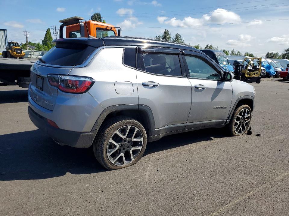 53981116 :رقم المزاد ، 3C4NJDCB9JT435420 vin ، 2018 Jeep Compass مزاد بيع