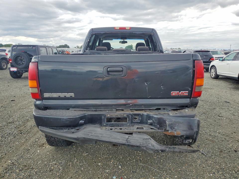 52457836 :رقم المزاد ، 1GTGK13U63F210147 vin ، 2003 Gmc Sierra مزاد بيع