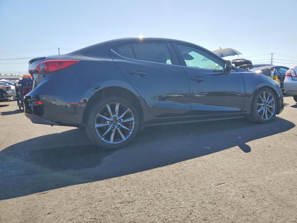 Продаж на аукціоні авто 2018 Mazda 3, vin: 3MZBN1V37JM201666, номер лоту: 52880176