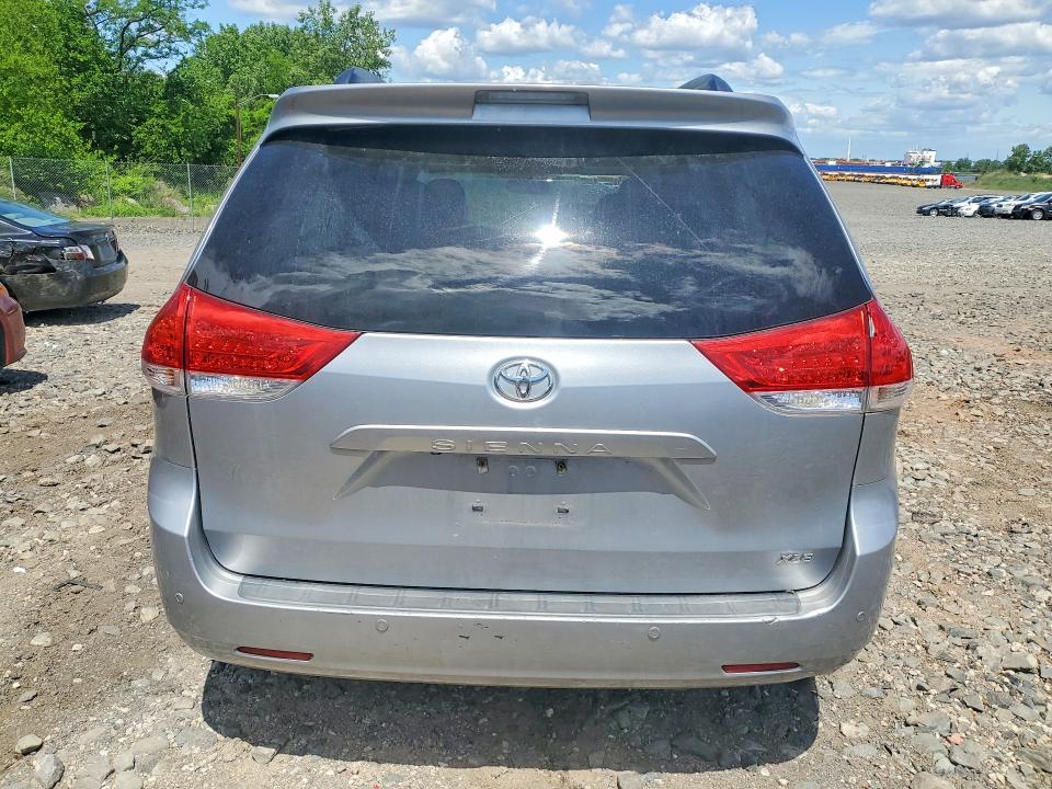 2013 Toyota Sienna მანქანა იყიდება აუქციონზე, vin: 5TDYK3DC2DS366709, აუქციონის ნომერი: 54827406