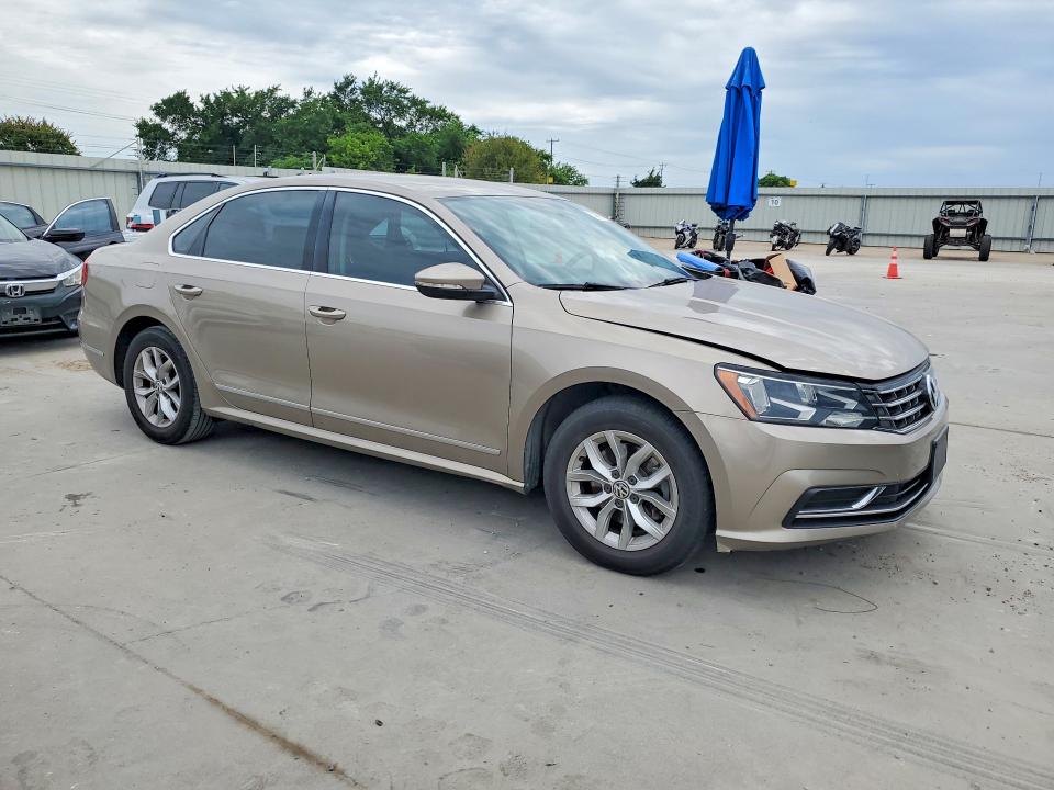 53971406 :رقم المزاد ، 1VWAT7A30GC022731 vin ، 2016 Volkswagen Passat مزاد بيع