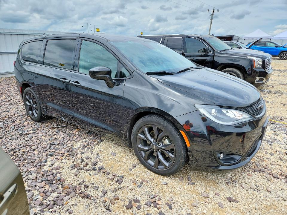 54677276 :رقم المزاد ، 2C4RC1FG6KR698437 vin ، 2019 Chrysler Pacifica مزاد بيع