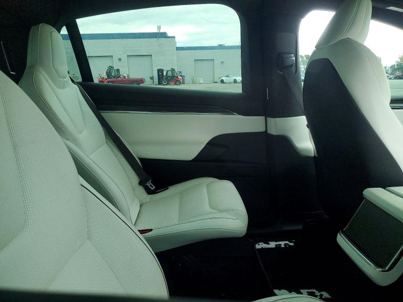 52537606 :رقم المزاد ، 7SAXCBE66NF344006 vin ، 2022 Tesla Model X مزاد بيع