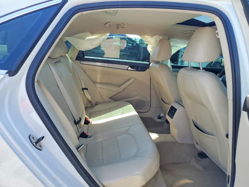 2014 Volkswagen Passat მანქანა იყიდება აუქციონზე, vin: 1VWBT7A32EC109564, აუქციონის ნომერი: 52615526
