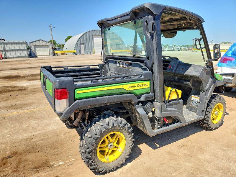 53280786 :رقم المزاد ، 1M0835MAJMM043877 vin ، 2021 John Deere Xuv835m مزاد بيع