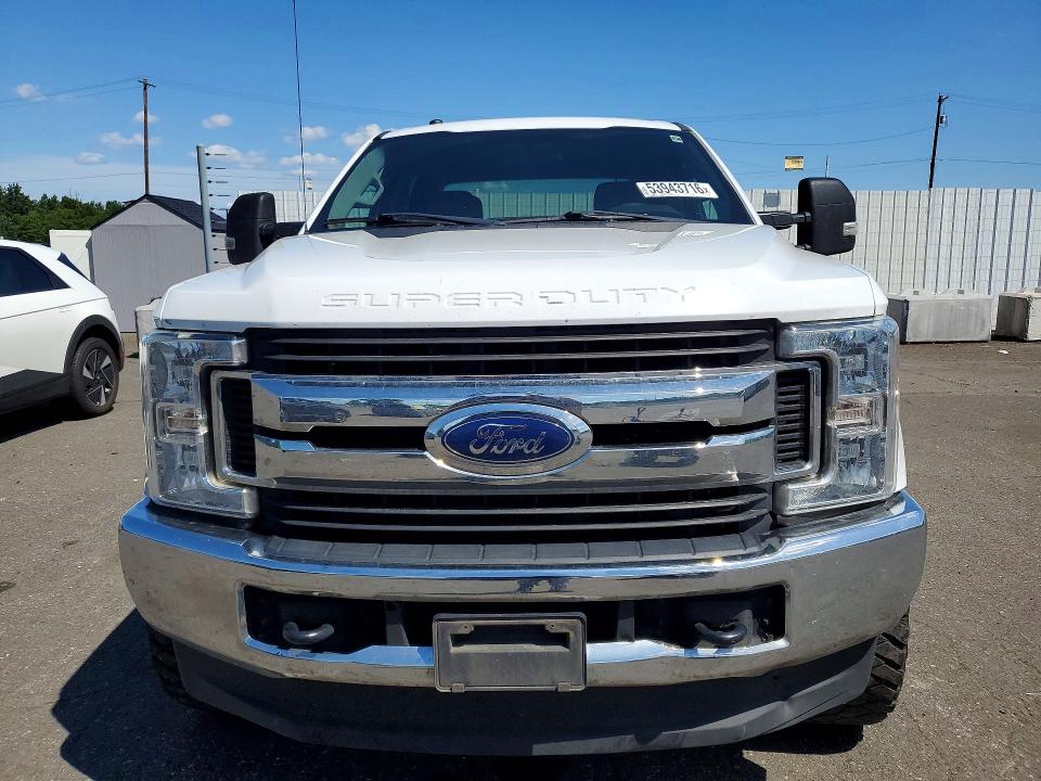 53943716 :رقم المزاد ، 1FT7W2BTXJEC43531 vin ، 2018 Ford F250 مزاد بيع