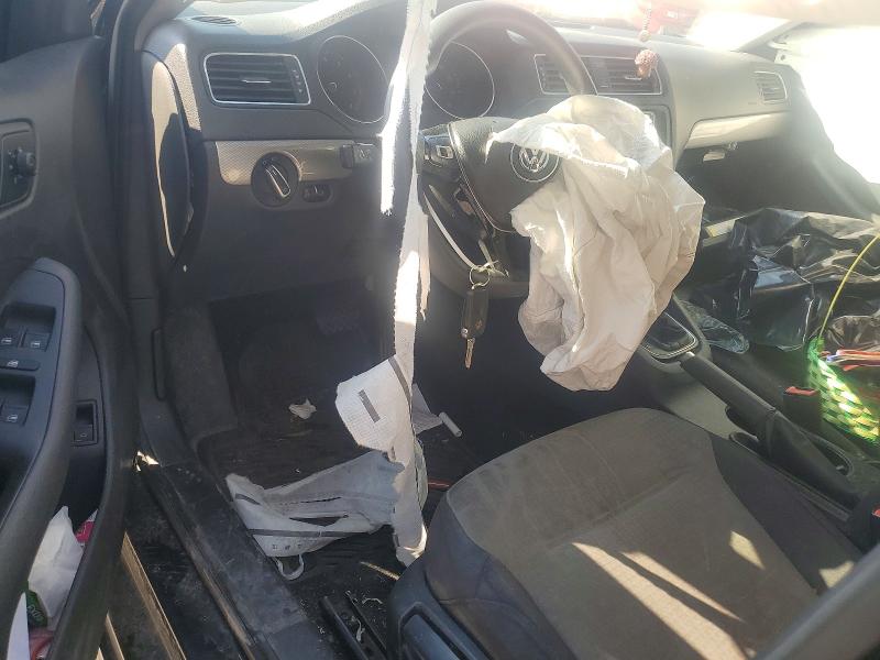 54063256 :رقم المزاد ، 3VW2B7AJ1HM377218 vin ، 2017 Volkswagen Jetta مزاد بيع