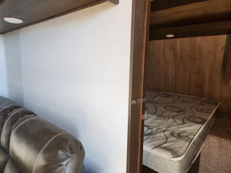 51618896 :رقم المزاد ، 4YDT26026M3101489 vin ، 2021 Keystone Springdale مزاد بيع