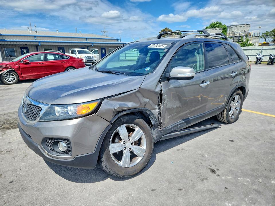 52102106 :رقم المزاد ، 5XYKU4A25DG313937 vin ، 2013 Kia Sorento مزاد بيع