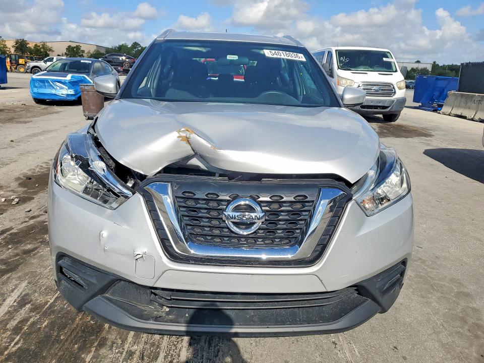 54018036 :رقم المزاد ، 3N1CP5CU3KL536051 vin ، 2019 Nissan Kicks مزاد بيع