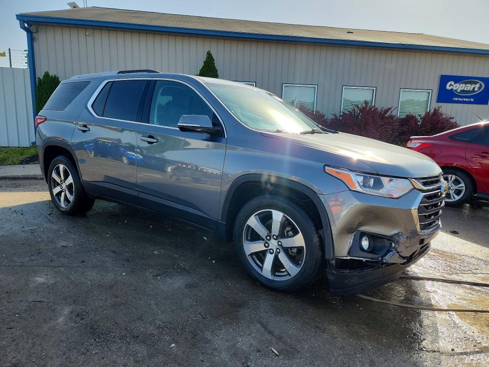 Продаж на аукціоні авто 2018 Chevrolet Traverse, vin: 1GNEVHKW0JJ133464, номер лоту: 52019846