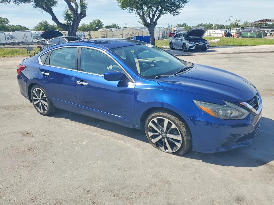 2017 Nissan Altima მანქანა იყიდება აუქციონზე, vin: 1N4AL3AP6HC214144, აუქციონის ნომერი: 52571416