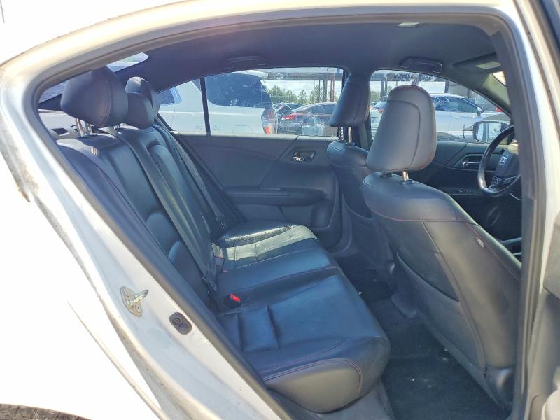 53515756 :رقم المزاد ، 1HGCR2F16HA231331 vin ، 2017 Honda Accord مزاد بيع