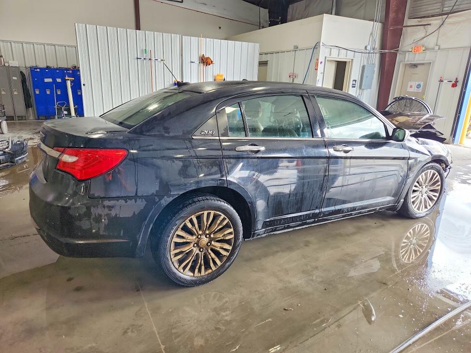 2011 Chrysler 200 მანქანა იყიდება აუქციონზე, vin: 1C3BC2FB6BN542928, აუქციონის ნომერი: 54475896