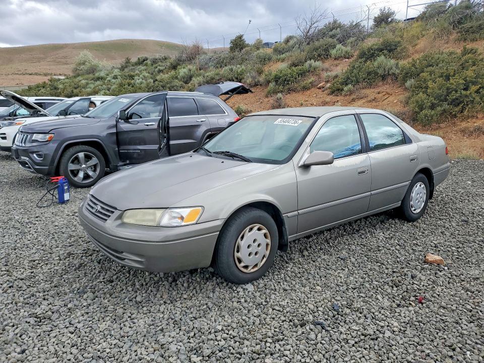 55404736 :رقم المزاد ، JT2BG22K0W0231934 vin ، 1998 Toyota Camry مزاد بيع