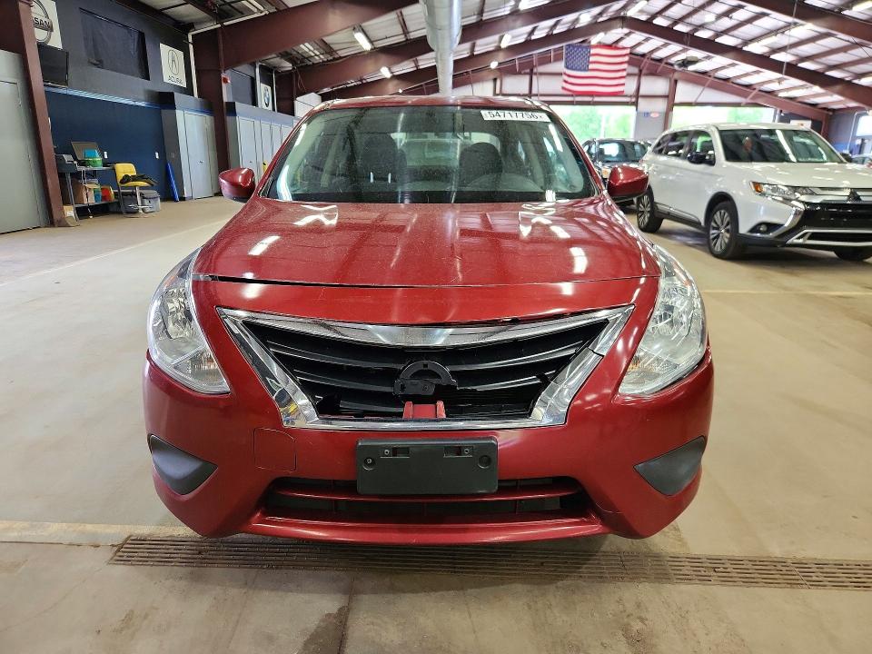 54717756 :رقم المزاد ، 3N1CN7APXJK406531 vin ، 2018 Nissan Versa مزاد بيع