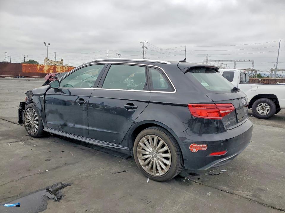 Aukcja sprzedaży 2018 Audi A3, vin: WAUTPBFFXJA083770, numer aukcji: 53663256