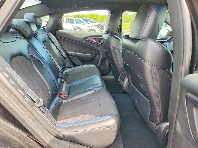 Aukcja sprzedaży 2015 Chrysler 200, vin: 1C3CCCBGXFN582656, numer aukcji: 52647366
