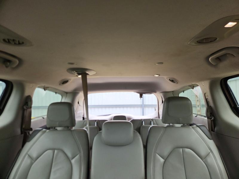 52516606 :رقم المزاد ، 2C4RC1BG2HR535928 vin ، 2017 Chrysler Pacifica مزاد بيع