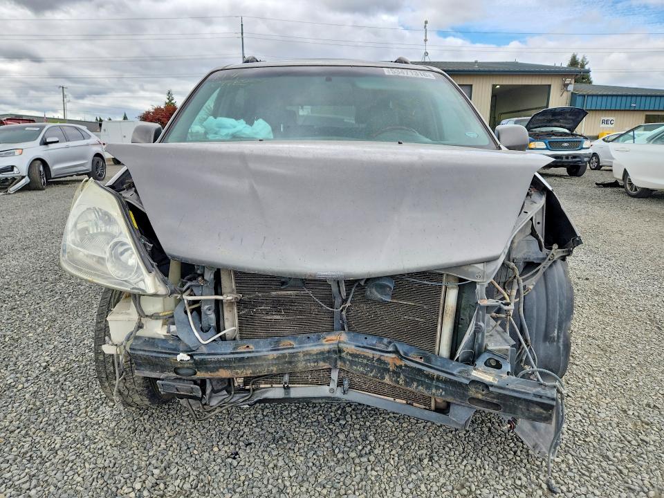 53471316 :رقم المزاد ، 5TDBA22C54S020479 vin ، 2004 Toyota Sienna مزاد بيع