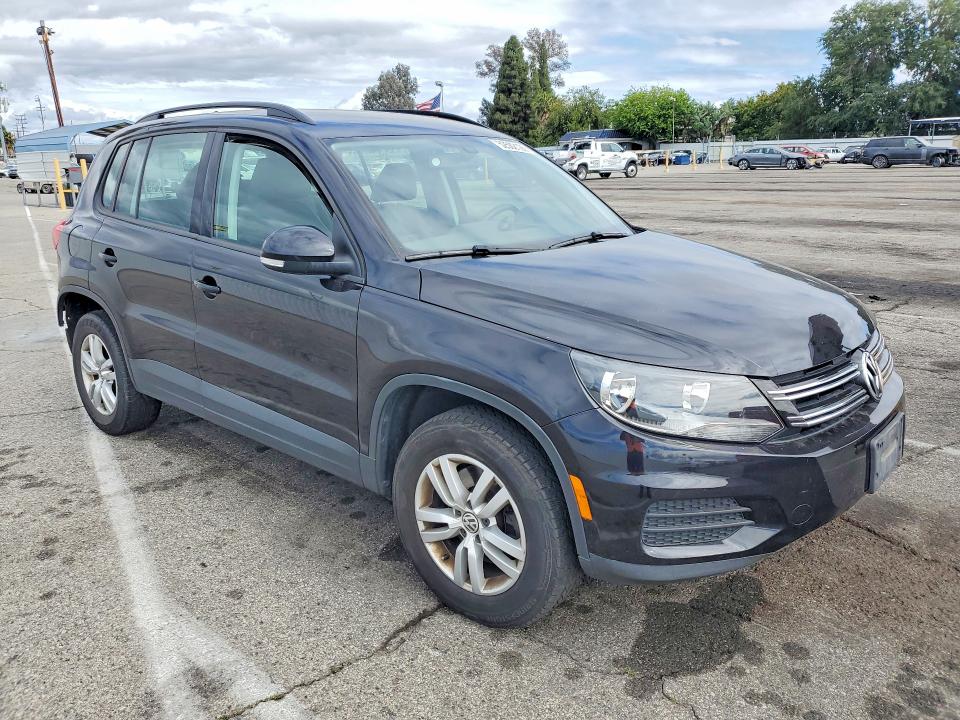 2017 Volkswagen Tiguan მანქანა იყიდება აუქციონზე, vin: WVGAV7AX7HK031400, აუქციონის ნომერი: 52502126