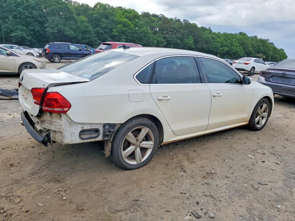 55061096 :رقم المزاد ، 1VWBP7A37EC002739 vin ، 2014 Volkswagen Passat مزاد بيع