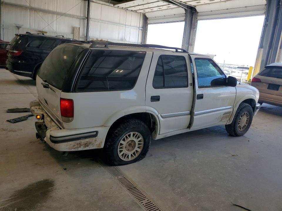52475786 :رقم المزاد ، 1GKDT13W8Y2231263 vin ، 2000 Gmc Jimmy / Envoy مزاد بيع