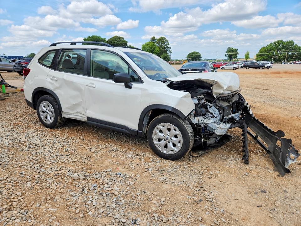 52813546 :رقم المزاد ، JF2SKADC6LH597272 vin ، 2020 Subaru Forester مزاد بيع